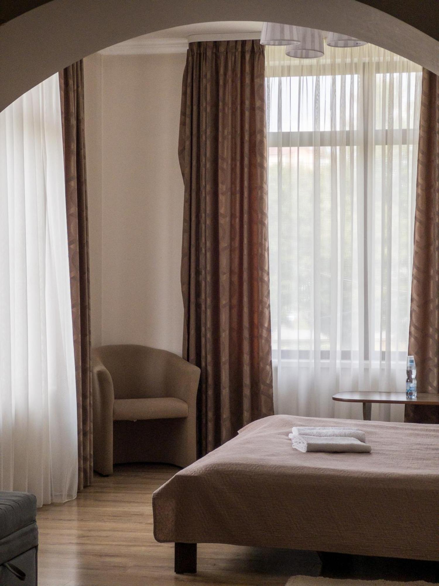 Hotel Орк "Блісс" Rivne Exterior foto